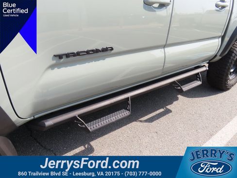 Used 2023 Toyota Tacoma TRD Off-Road image 11