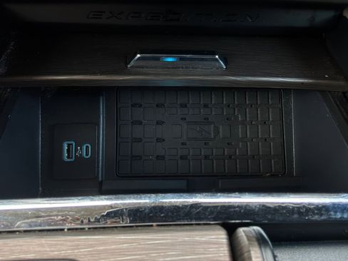 Used 2024 Ford Expedition Max Limited AWD/4WD image 28
