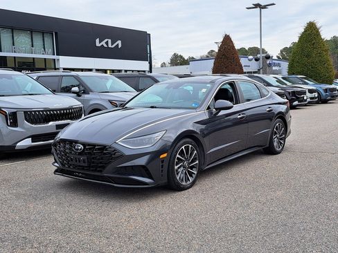 Used 2020 Hyundai Sonata Limited w/ Cargo Package image 2