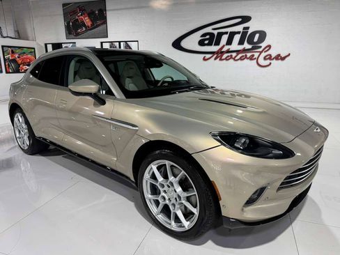 Used 2021 Aston Martin DBX image 1