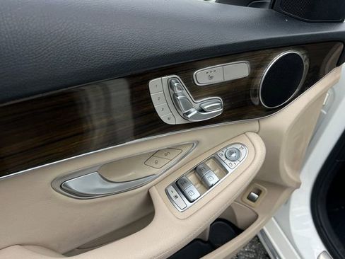 Used 2018 Mercedes-Benz C 300 Sedan w/ Premium Package image 11
