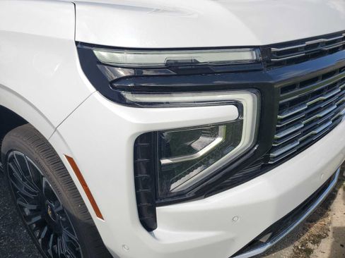 New 2026 Chevrolet Tahoe High Country AWD/4WD image 15