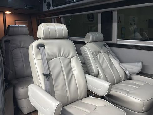 Used 2016 Mercedes-Benz Sprinter 2500 image 37