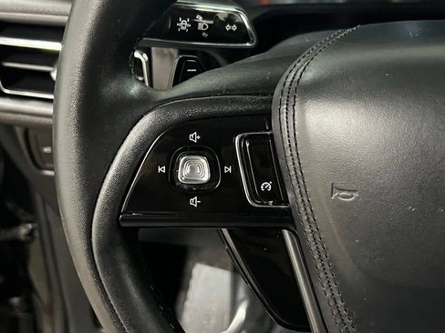 Used 2023 Lincoln Aviator AWD image 19