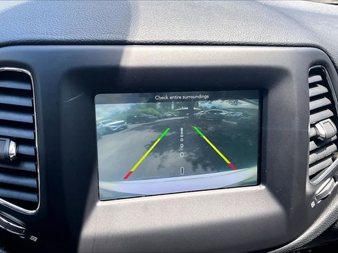 Used 2018 Jeep Compass Latitude w/ Popular Equipment Group FWD image 27