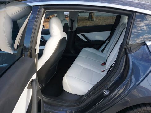 Used 2020 Tesla Model 3 Performance image 15