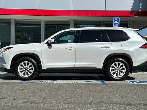 Certified 2024 Toyota Grand Highlander FWD image 7
