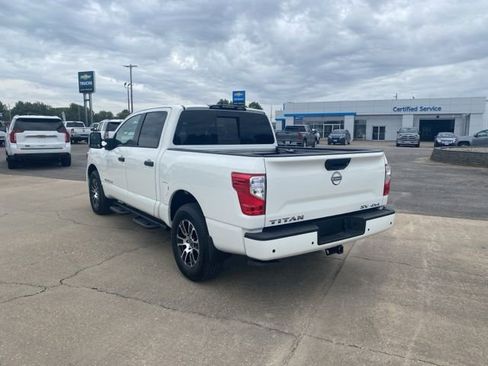 Used 2024 Nissan Titan SV w/ SV Convenience Package AWD/4WD image 4