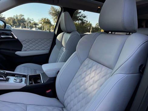 New 2025 Mitsubishi Outlander SEL image 30