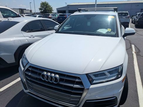 Used 2019 Audi Q5 2.0T Premium Plus w/ Premium Plus Package AWD/4WD image 2