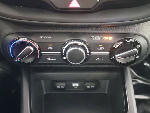 Used 2023 Kia Soul LX w/ LX Technology Package FWD image 29