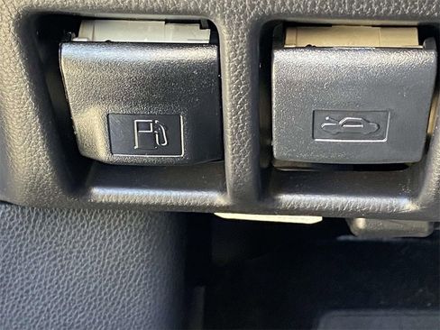 Used 2025 Toyota RAV4 LE image 27