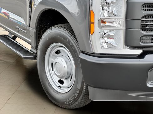 Used 2025 Ford F250 XL RWD image 38