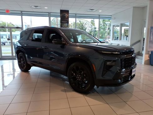 New 2026 Chevrolet Traverse RS image 2