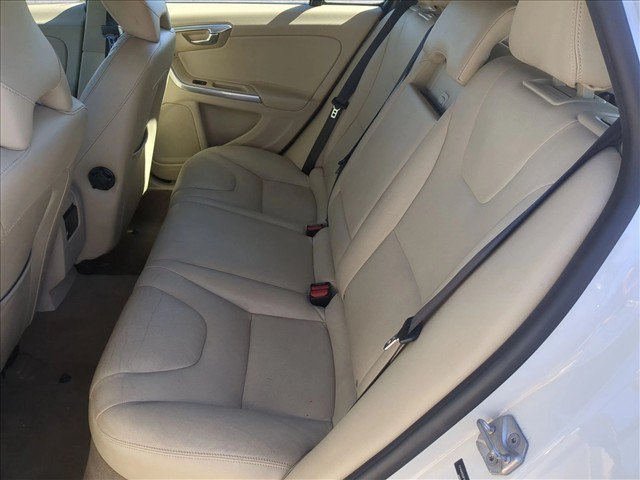 Used 2015 Volvo V60 T5 Platinum FWD image 18