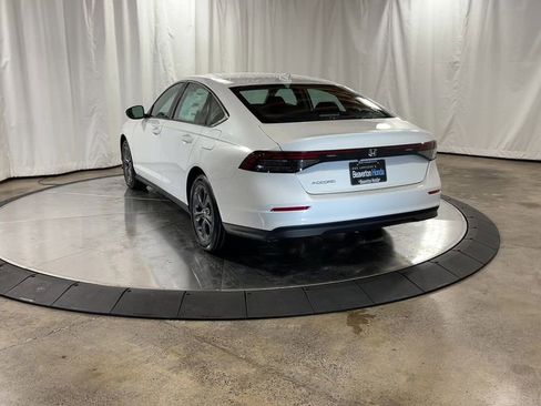 Used 2023 Honda Accord EX image 8