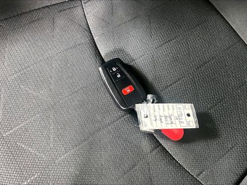 Used 2019 Toyota RAV4 XLE image 10