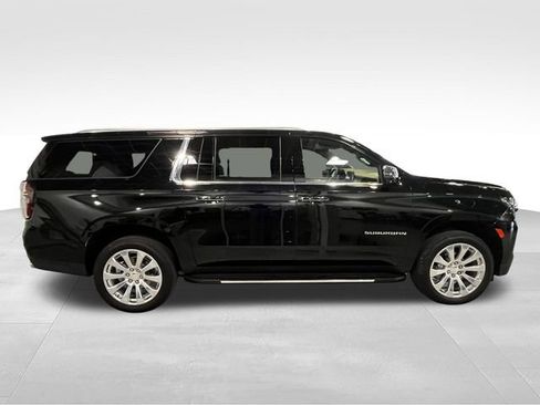 Used 2024 Chevrolet Suburban Premier w/ Premium Package AWD/4WD image 8