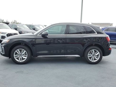 Used 2023 Audi Q5 2.0T Premium w/ Convenience Package image 3
