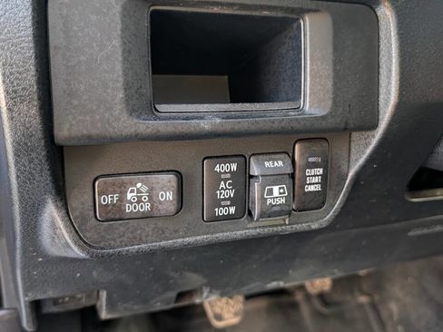 Used 2017 Toyota Tacoma TRD Sport w/ Tow Package image 17