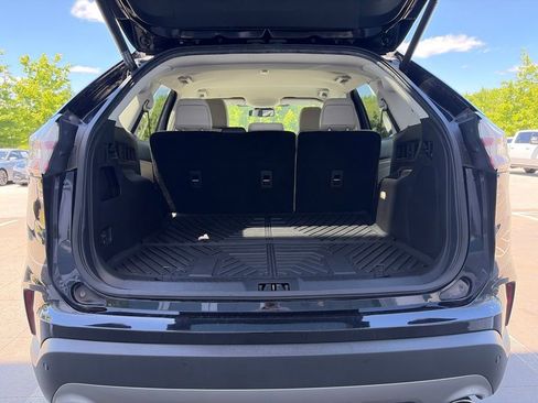 Used 2021 Ford Edge Titanium FWD image 6