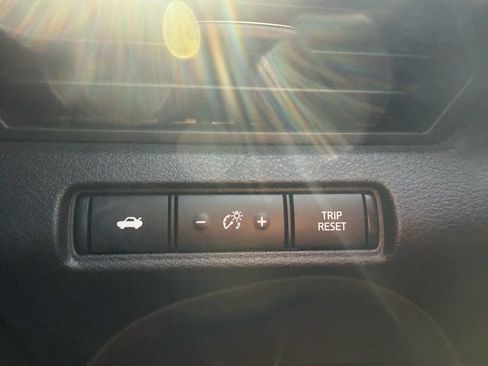 Used 2021 Nissan Altima 2.5 SV image 12