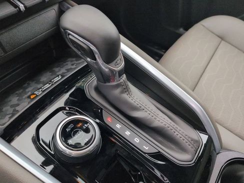 Used 2025 Chevrolet Colorado ZR2 w/ Technology Package image 16