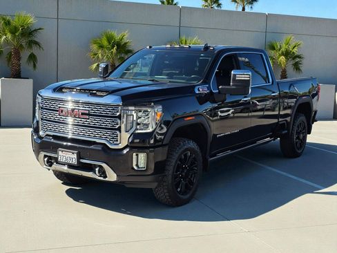 Used 2021 GMC Sierra 3500 Denali w/ Denali Black Diamond Edition image 7