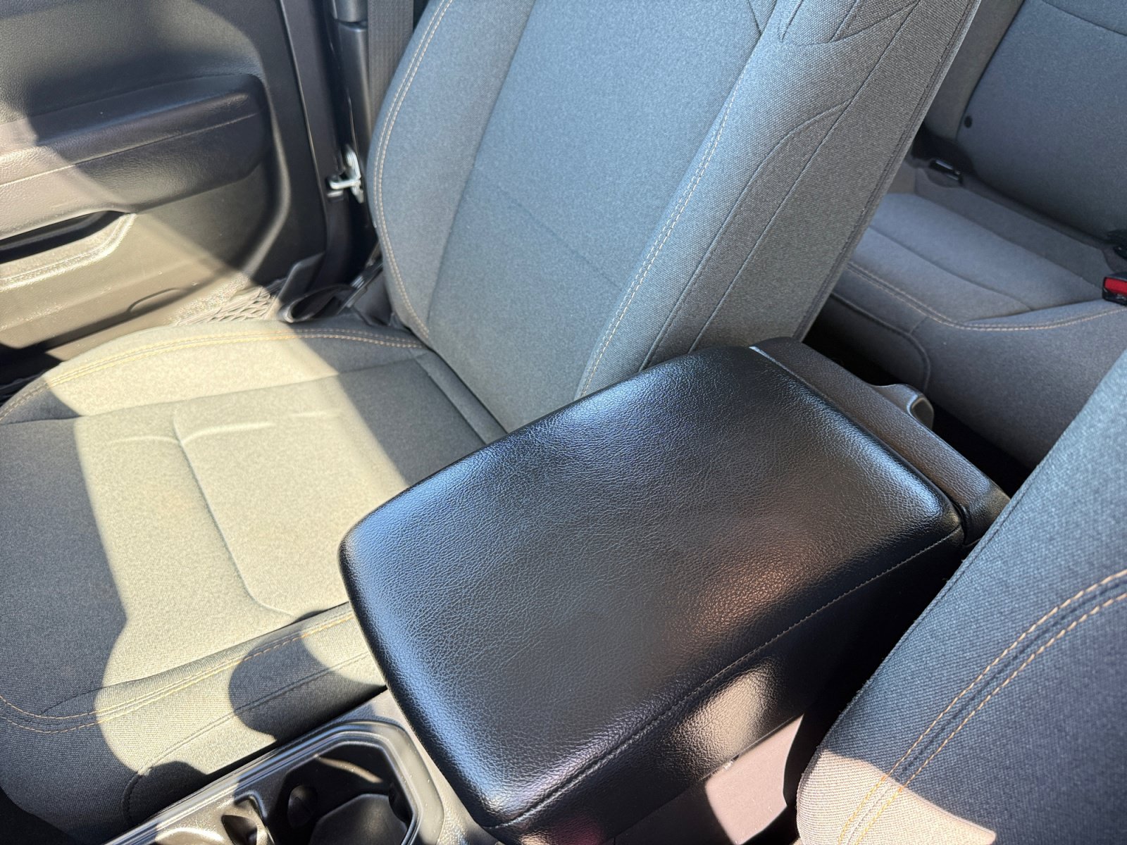 Used 2024 Jeep Wrangler Sport AWD/4WD image 14