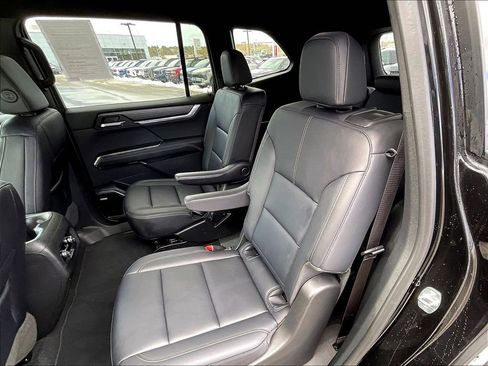 Used 2024 GMC Acadia Elevation image 14