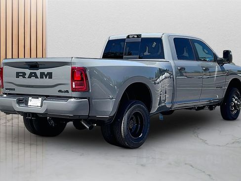 New 2026 RAM 3500 Big Horn AWD/4WD image 9