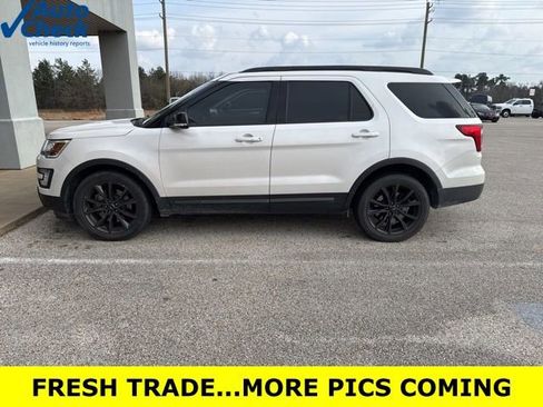 Used 2017 Ford Explorer XLT w/ Equipment Group 202A image 1