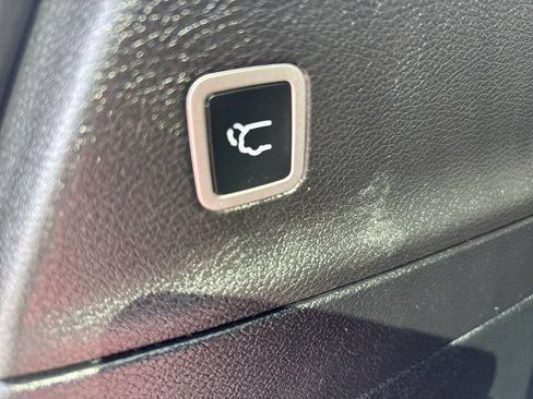 Used 2025 Chrysler Pacifica Select FWD image 19