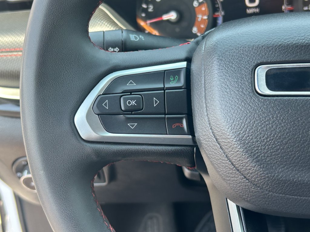 Used 2025 Jeep Compass Trailhawk AWD/4WD image 22