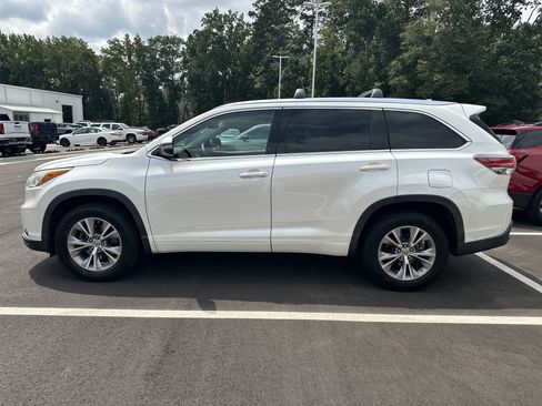 Used 2015 Toyota Highlander XLE FWD image 5