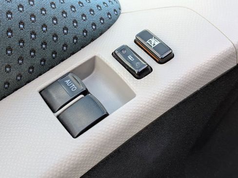 Used 2008 Toyota Yaris 2-Door Hatchback image 6