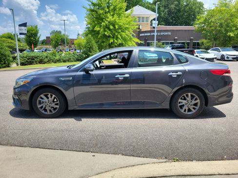 Used 2019 Kia Optima LX FWD image 2