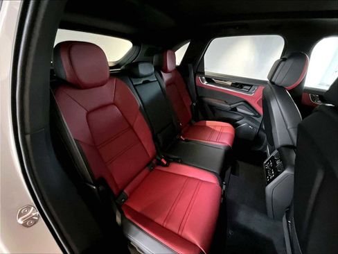 New 2026 Porsche Cayenne Turbo AWD/4WD image 29