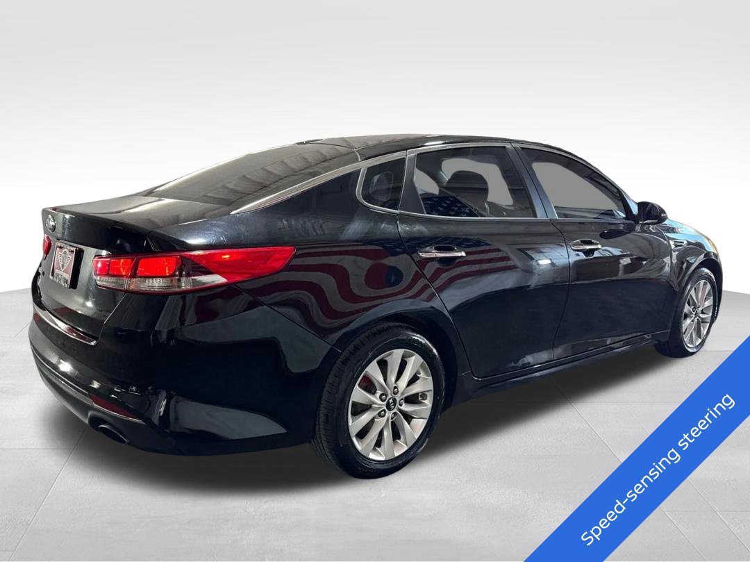Used 2018 Kia Optima LX w/ 17" Alloy Wheels Package FWD image 5