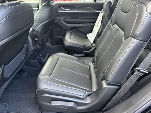 New 2025 Jeep Grand Cherokee L Limited w/ Black Appearance Package image 19