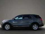 Used 2018 Ford Explorer XLT image 5
