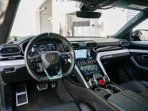 Used 2022 Lamborghini Urus image 49