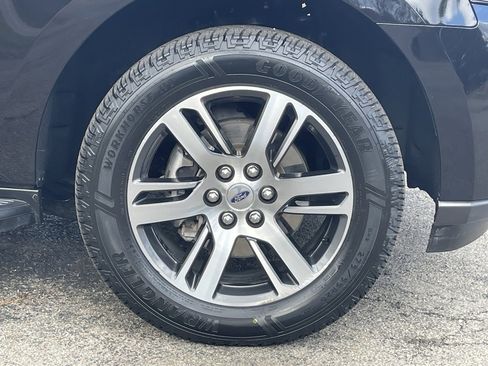 Used 2024 Ford Expedition Max Limited image 9