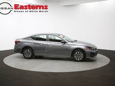 Used 2024 Nissan Altima 2.5 SV image 82