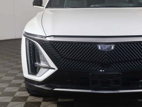 Used 2024 Cadillac Lyriq Tech RWD image 13