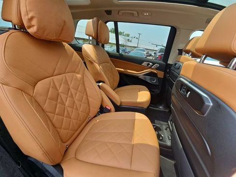 Used 2025 BMW X7 xDrive40i AWD/4WD image 30