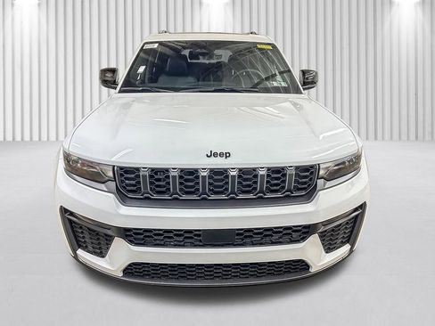 New 2026 Jeep Grand Cherokee L Limited image 11