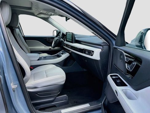Used 2025 Lincoln Aviator AWD w/ Equipment Group 101A image 30