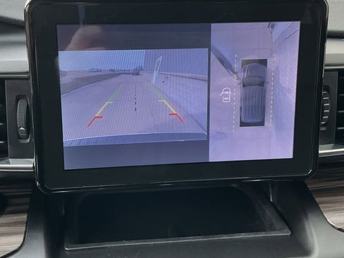 Used 2020 Ford Explorer Limited image 26