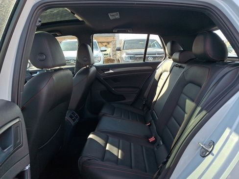 Used 2019 Volkswagen GTI SE image 10